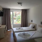 Family Magnolia, Sunny מלון סאני ביץ'