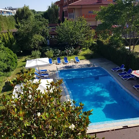 Family Magnolia, Sunny Hotel Slantchev Briag