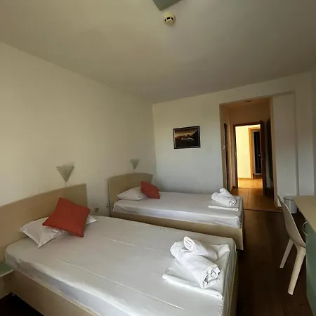 Family Magnolia, Sunny Hotel Slantchev Briag
