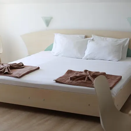 Отель Family Magnolia, Sunny Солнечный берег