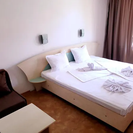 Family Magnolia, Sunny Отель 2*