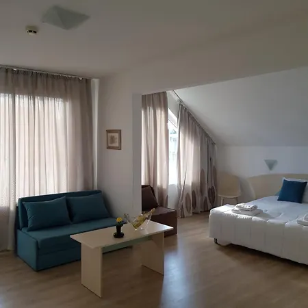 Отель Family Magnolia, Sunny Солнечный берег