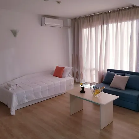 Family Magnolia, Sunny Отель