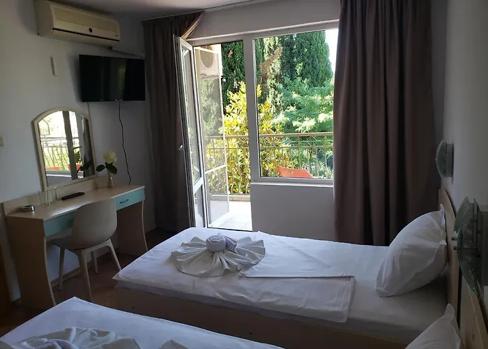 Отель Family Magnolia, Sunny 2*