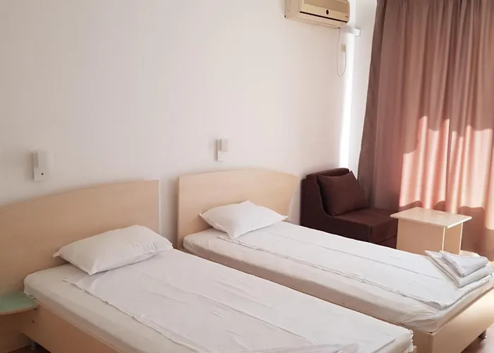 Family Magnolia, Sunny Отель 2*