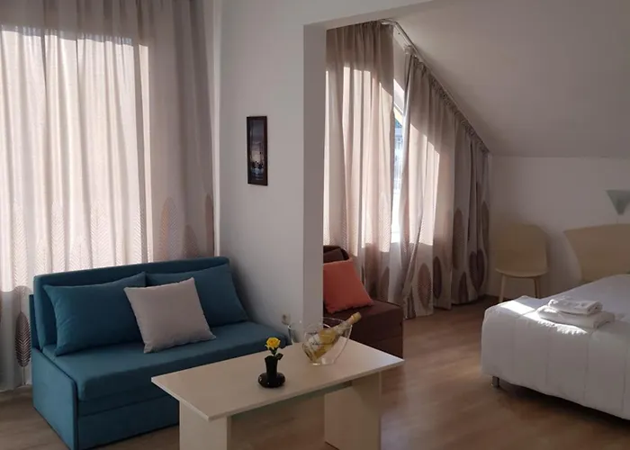 Family Magnolia, Sunny Отель