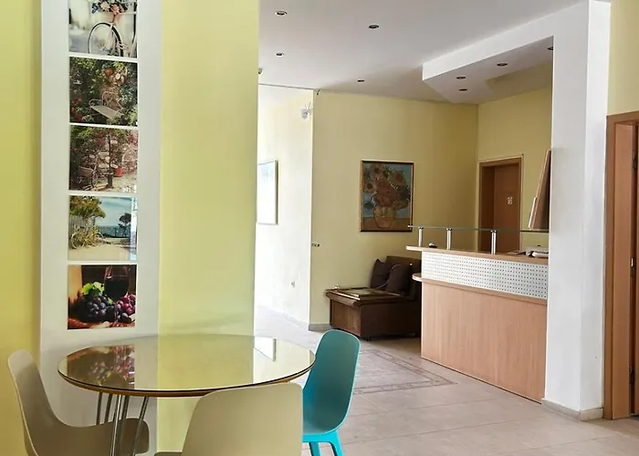 Отель Family Magnolia, Sunny